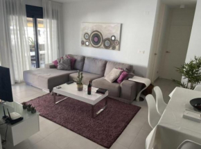Modern ground floor flat within walking distance to the sea.
